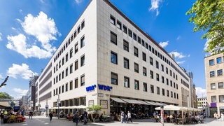 Der WDR öffnet auch 2026 sein denkmalgeschütztes Funkhaus. In der Zeit von 10.00 bis 17.00 Uhr gibt es halbstündlich zwei Führungen.