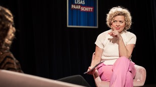 Lisa Ortgies moderiert den Podcast "Lisas Paarschitt"