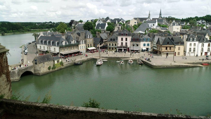 Historische Altstadt von Auray mit Hafen