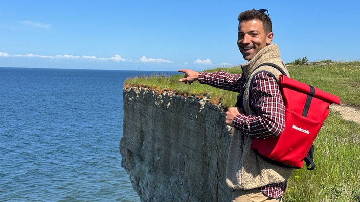 Reporter Ramon Babazadeh macht einen Roadtrip quer durch das Land am Finnischen Meerbusen und entdeckt dabei so manche Überraschung