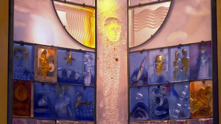 Detailaufnahme des gläsernen Altars
