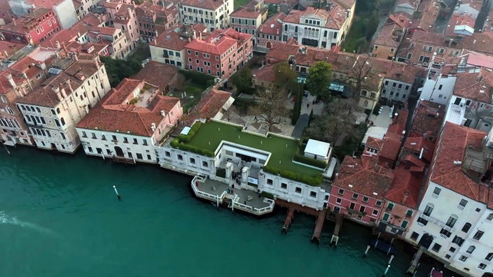 Blick von oben auf den venezianischen Palazzo mit dem Guggenheim-Museum