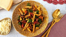 Pasta mit grünen Bohnen, Pfifferlingen und Kirschtomaten