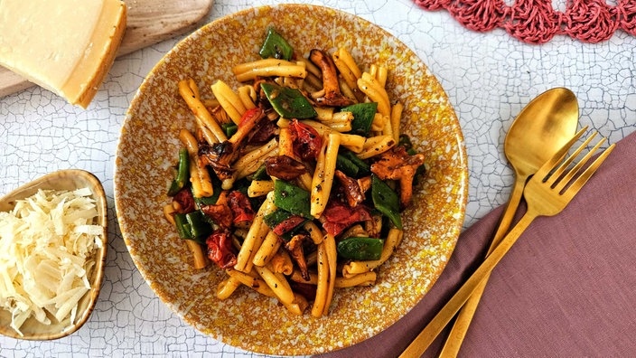 Pasta mit grünen Bohnen, Pfifferlingen und Kirschtomaten