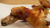 Das Bild zeigt Unterkeulen mit Teriyaki-Glasur 