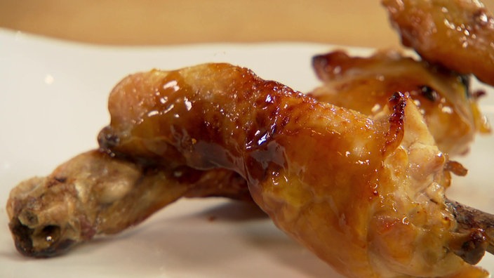 Das Bild zeigt Unterkeulen mit Teriyaki-Glasur 