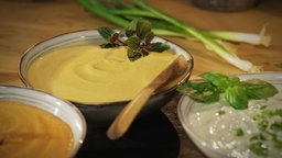 Nahaufnahme des Curry-Dips.