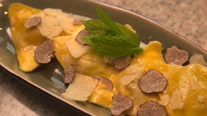 Gefüllte Nudeln mit Parmesan und Trüffel