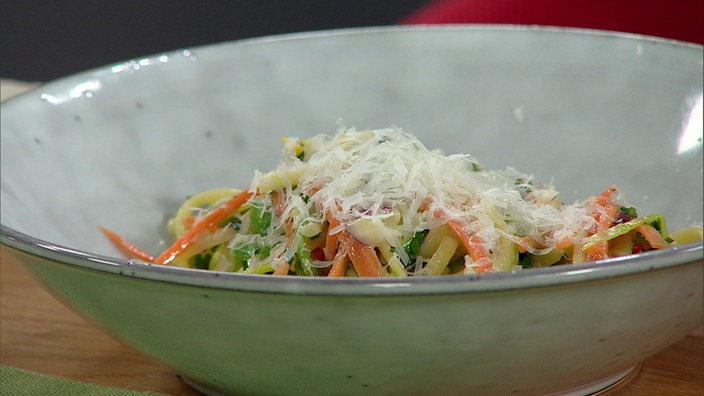 Sommerlicher Spaghettisalat