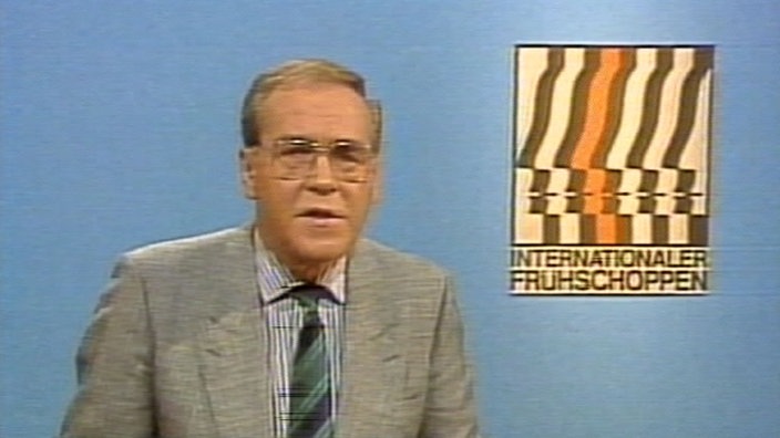 Egon Hoegen sagt den Internationalen Frühschoppen an