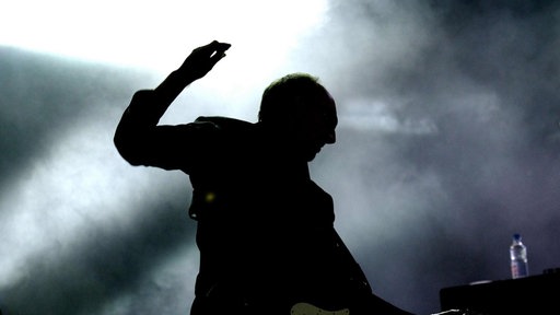 Pete Townshend im Nebel auf der Bühne
