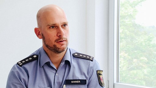 Ein Mann, Thomas Sinner von der Polizei Mainz.