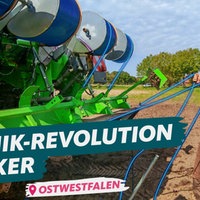 Wasserleitungen, die in den Ackerboden gesetzt werden