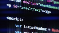 Typische Programmiercodes auf einem Bildschirm.
