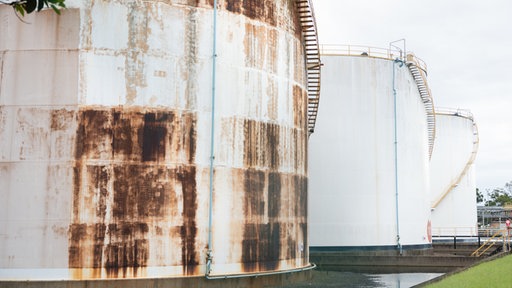 Australien, Sydney: Eine Gesamtansicht des Mobil Silverwater Oil Fuel Terminal