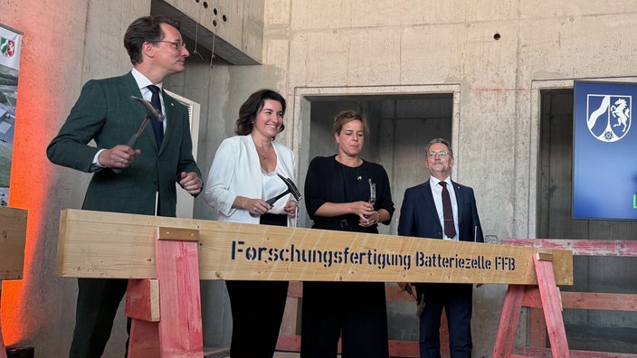 Hendrik Wüst, Dorothee Bär, Mona Neubaur und ...