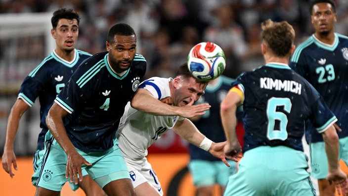Deutsche Fußballnationalmannschaft im Spiel gegen Finnland 