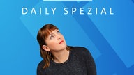 Das Coverbild des Quarks Daily Spezial Podcasts mit Host Marlis Schaum.