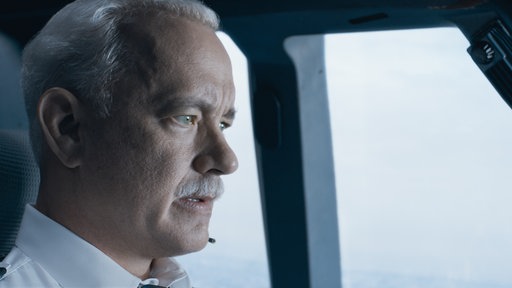 Tom Hanks als Chesley «Sully» Sullenberger in einer undatierten Szene des Films "Sully"